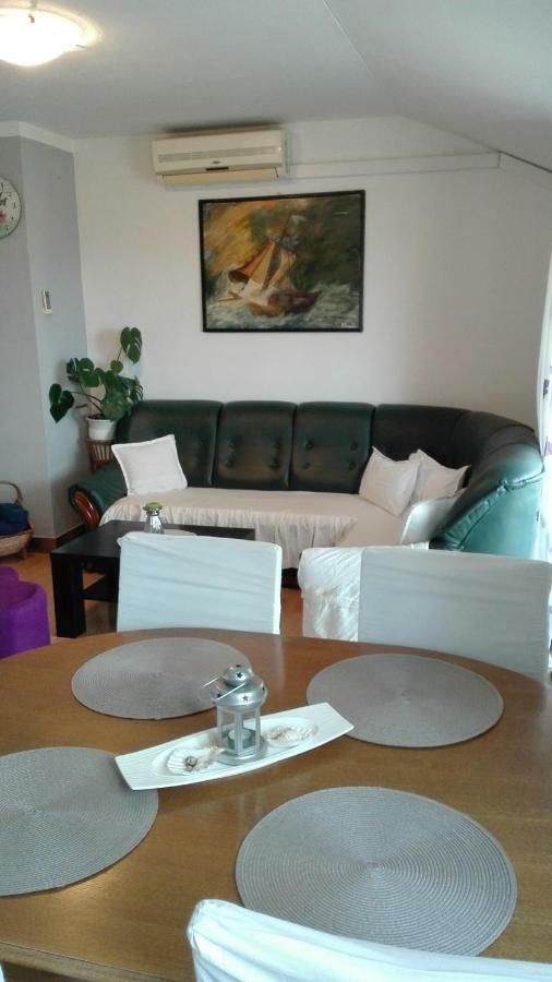 Apartman Nicole Apartment ซาดาร์ ภายนอก รูปภาพ