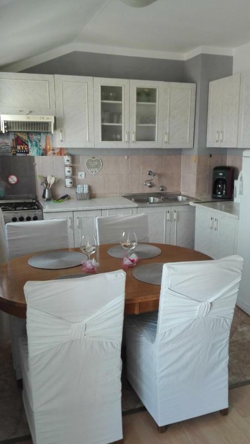 Apartman Nicole Apartment ซาดาร์ ภายนอก รูปภาพ